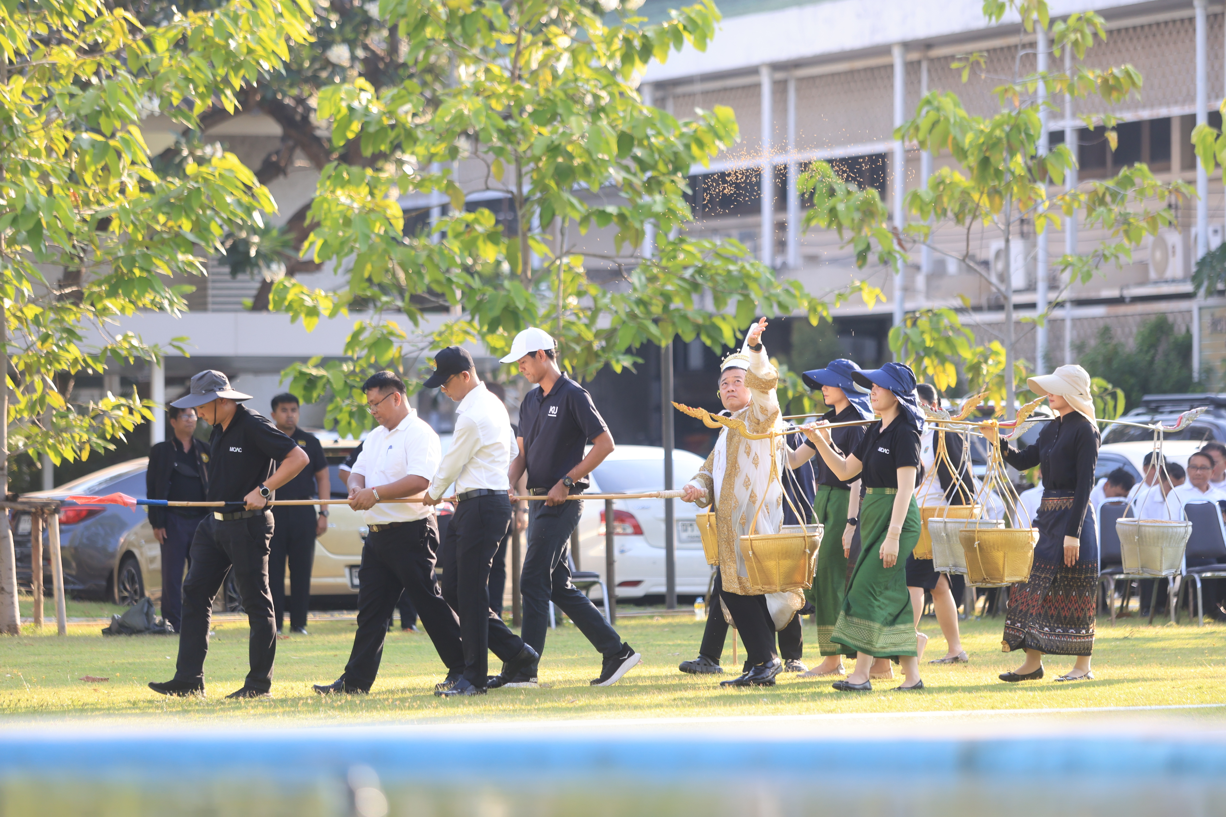 title - ส.ป.ก. ร่วมฝึกซ้อมริ้วขบวนอิสริยยศ ในพระราชพิธีพืชมงคลจรดพระนังคัลแรกนาขวัญ ประจำปี 2569 (ซ้อมกรณีพิเศษ ครั้งที่ 1)